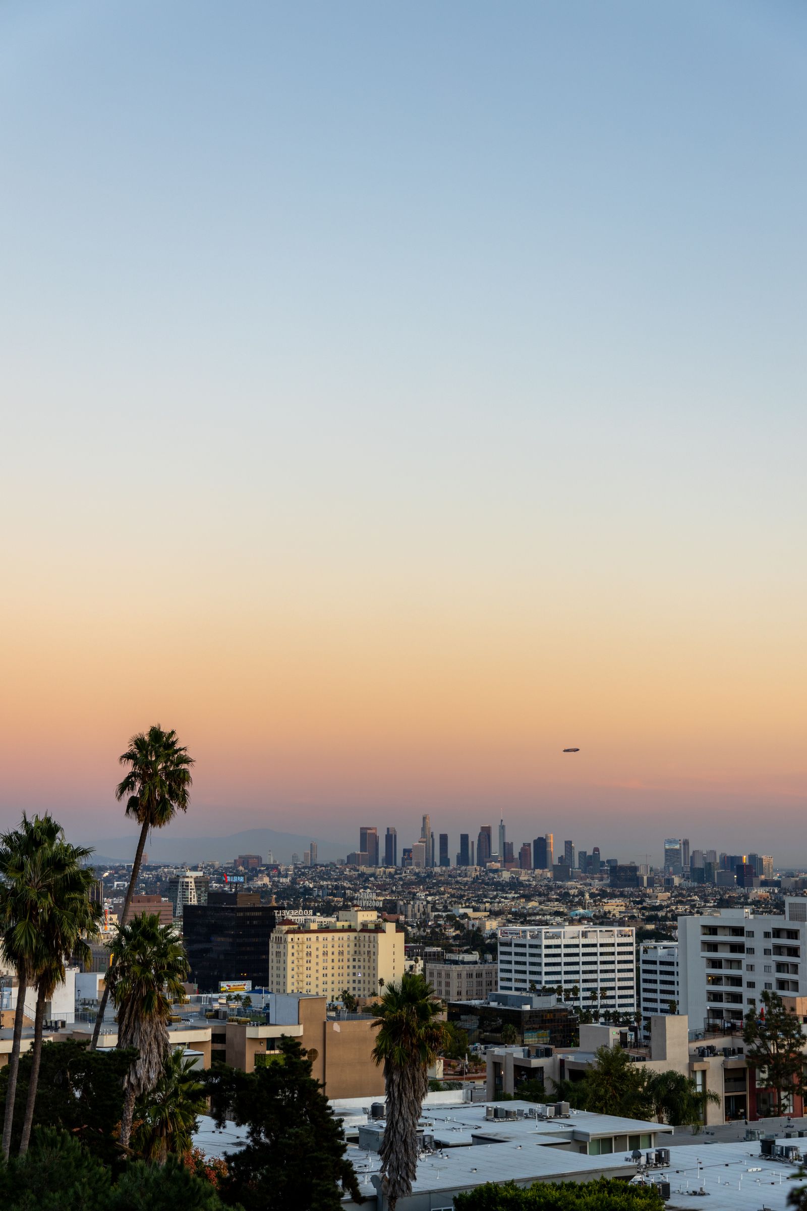 Skyline de Los Angeles au coucher du soleil
